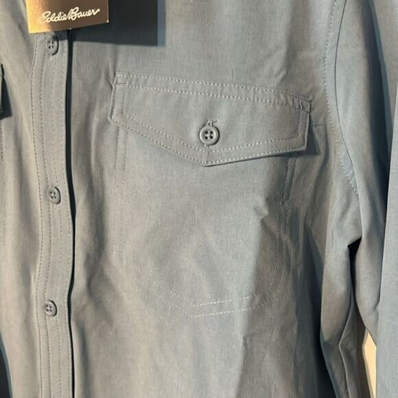 Eddie Bauer Womens Light Blue Flexion Lightweight Shirt M 4-Way Stretch FreeDry - Picture 4 of 8